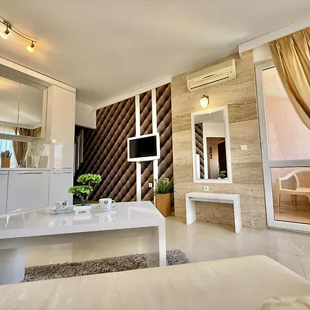 Apartment Emerald Paradise - Menada *