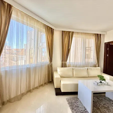 Emerald Paradise - Menada * Slăntjev Brjag