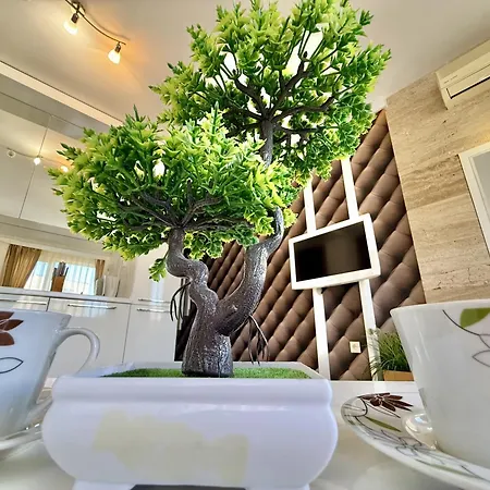 Emerald Paradise - Menada Apartment *