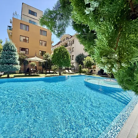 Emerald Paradise - Menada Slăntjev Brjag