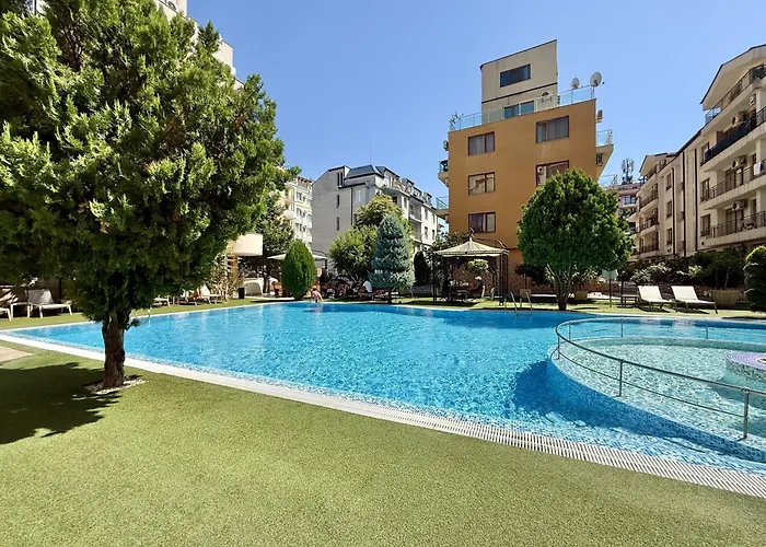 Emerald Paradise - Menada شقة